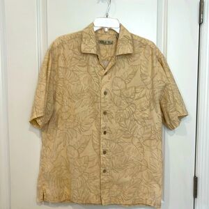 Neutral Hawaiian print shirt